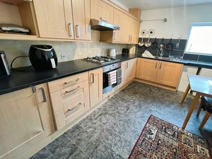 Kitchen- click for photo gallery